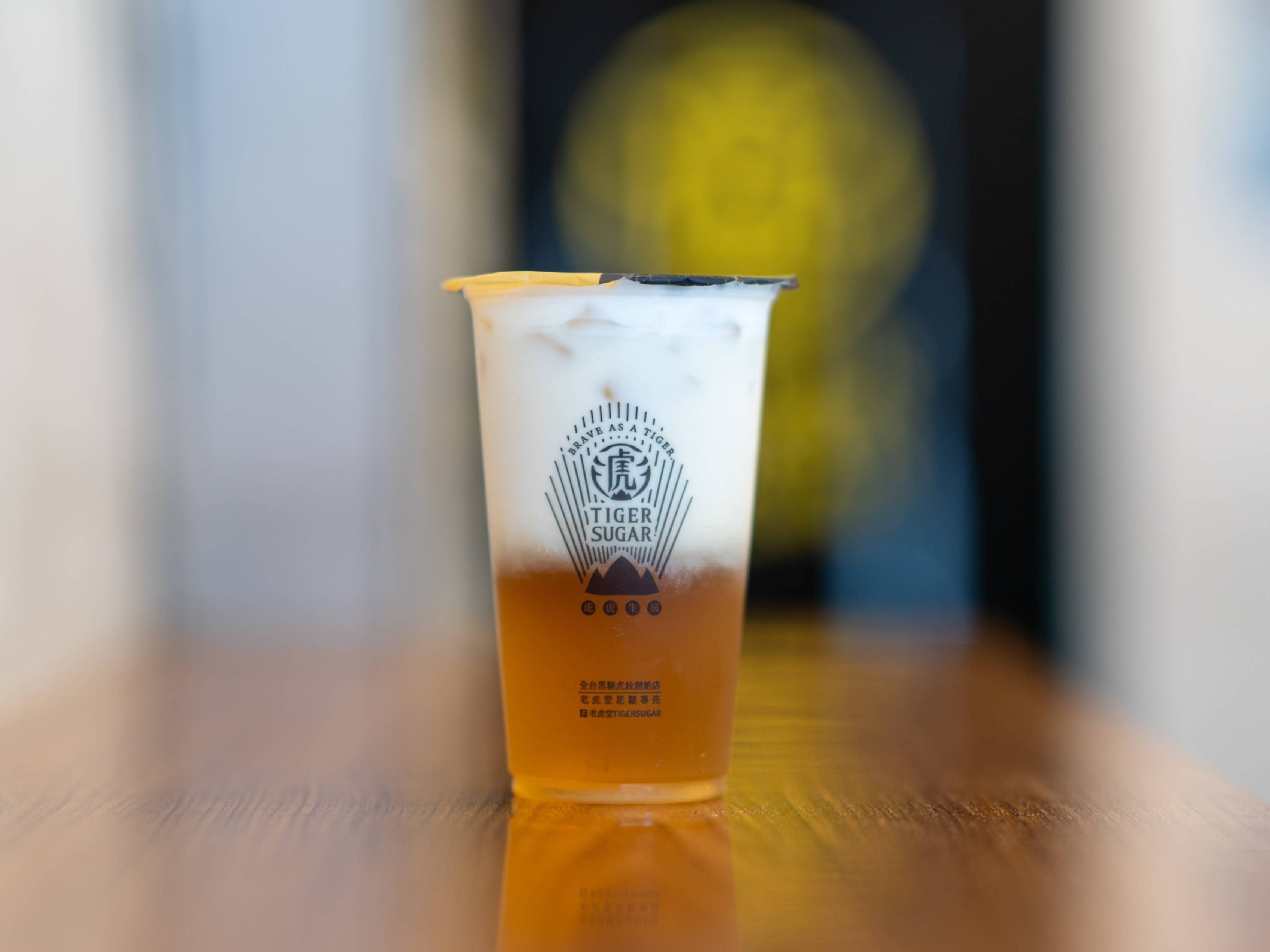 Oolong Tea Latte with Cream Mousse / 老虎堂乌龙茶厚拿鐵/含奶霜.