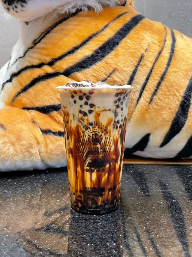 BS Milk with Pearl & Cream Mousse / 黑糖珍珠厚鲜奶.